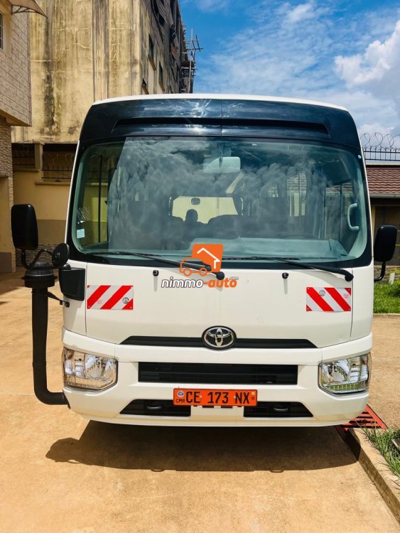 Bus climatisé nouveau modèle 35 places à louer  dans la ville de Yaoundé et en dehors