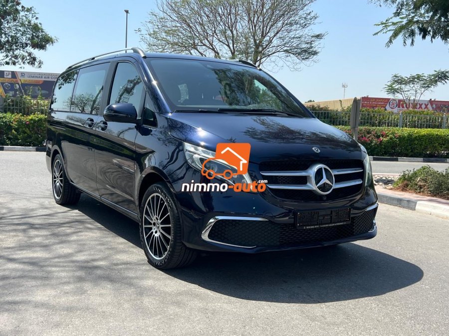 Mercedes Van très confortable à louer dans la ville de Yaoundé