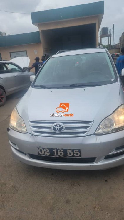 avensis corrolla