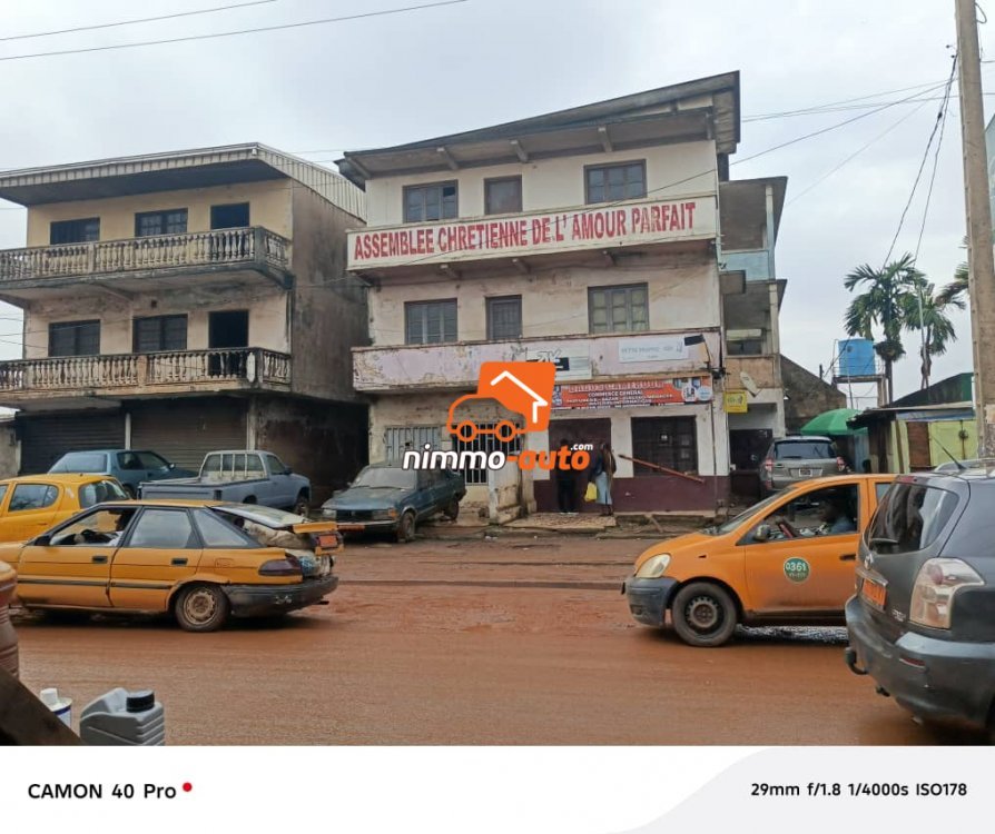 terrain commercial en forme L à vedre à nkolndongo