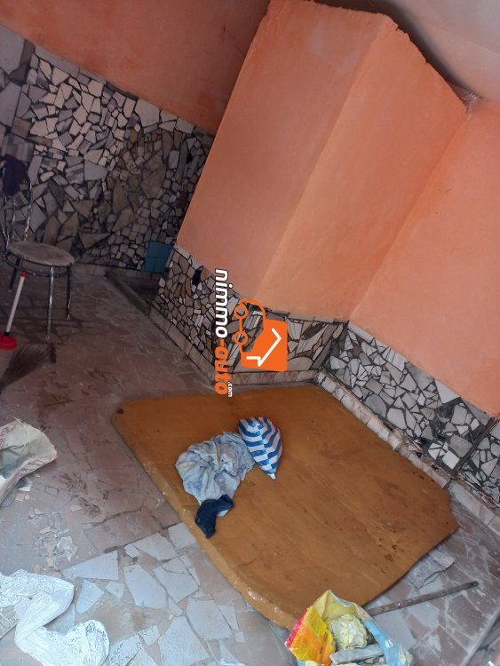 Chambre à louer à Efoulan