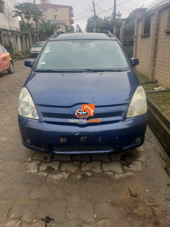 TOYOTA COROLLA VERSO