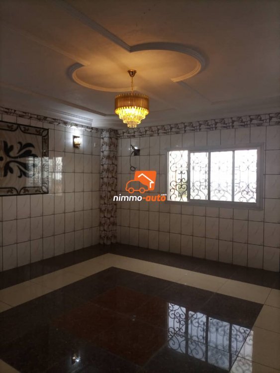 Appartement à louer à Etoug-Ebe