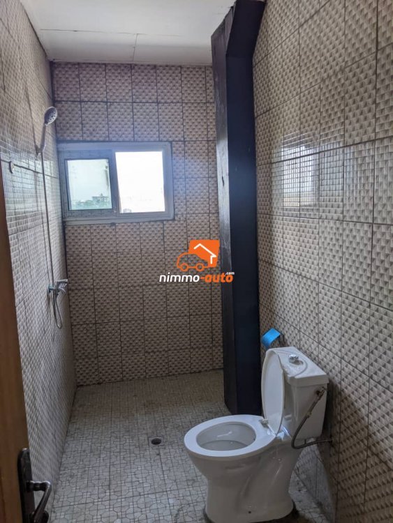 vaste appartement moderne à louer à beedi