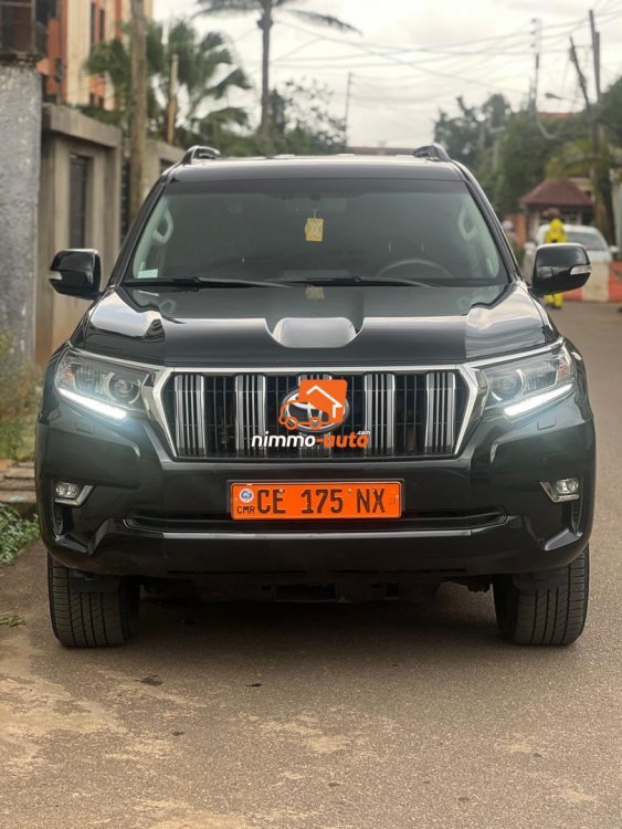 SUV de grand standing de marque Toyota Prado à louer dans la ville de Yaoundé et en dehors