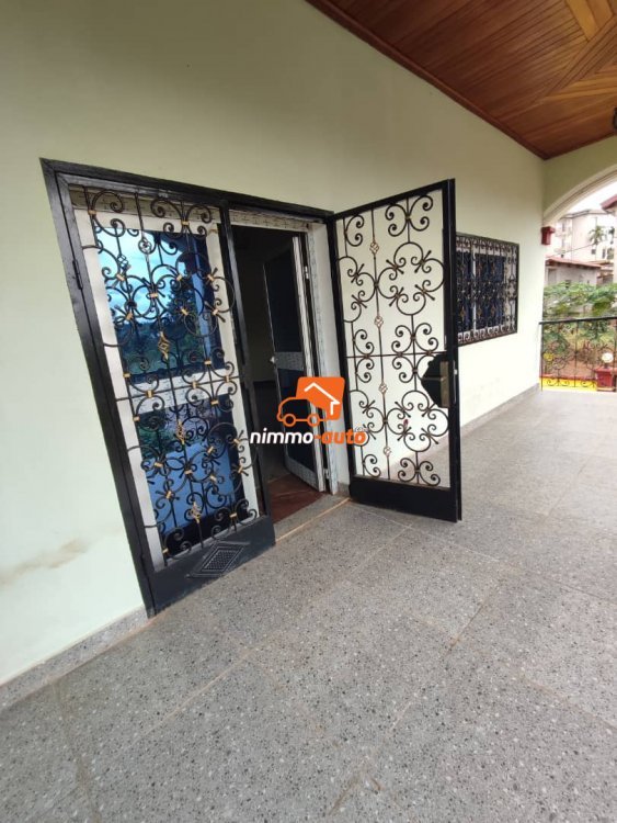 Appartement à louer à Odza