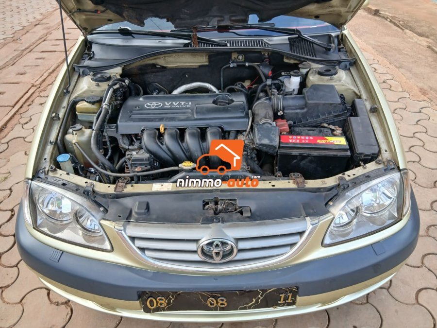 Toyota avensis 2002