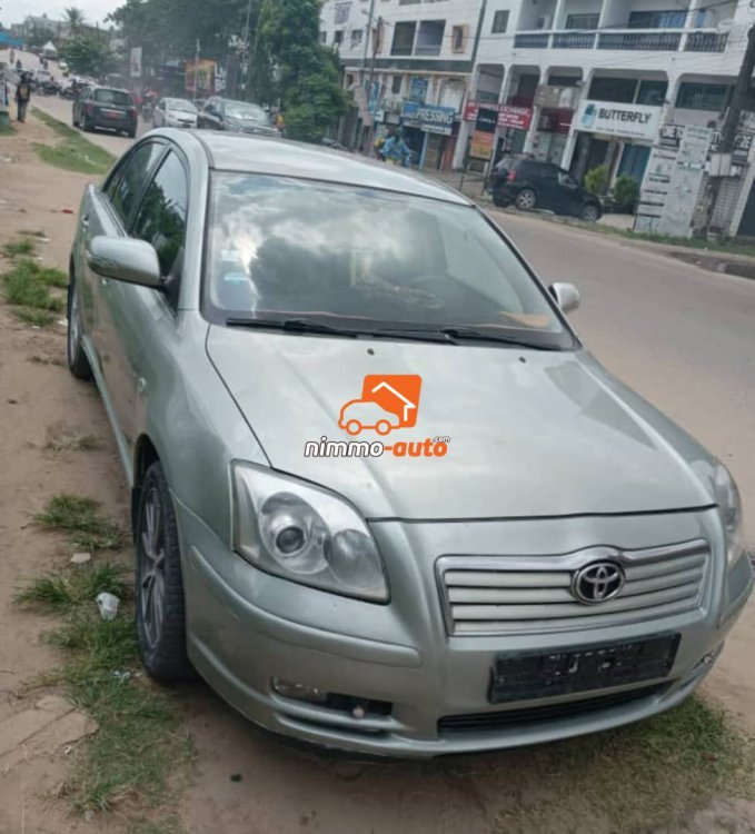 toyota avensis tete de cochon