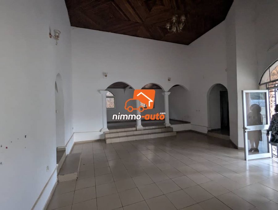 villa à louer à odza