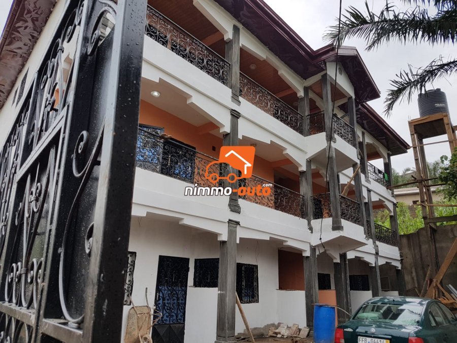 IMMEUBLE R+2 À VENDRE À  SIMBOCK