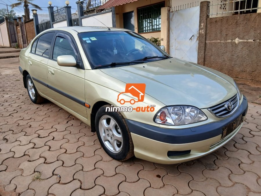 Toyota avensis 2002