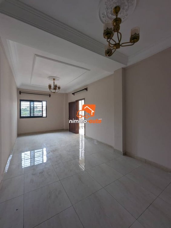 appartement 2 chambres situé nsymeyong