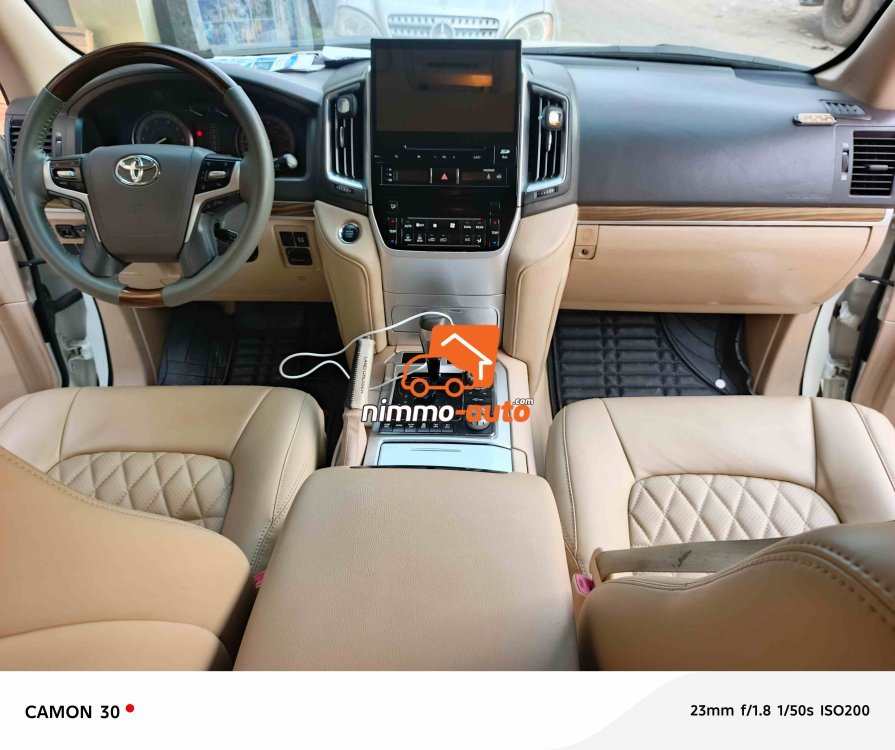 Toyota Landcruiser 4X4WD version 2015 tunée 2020 de Dubai