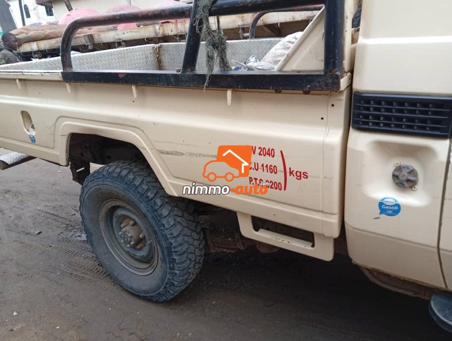 Véhicule a louer de marque Toyota Landcruiser