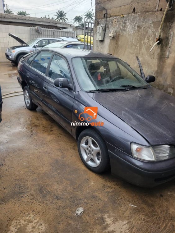 TOYOTA CARINA E