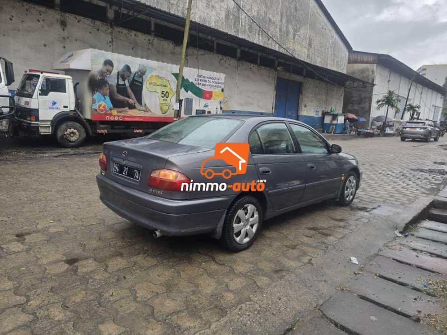 TOYOTA AVENSIS