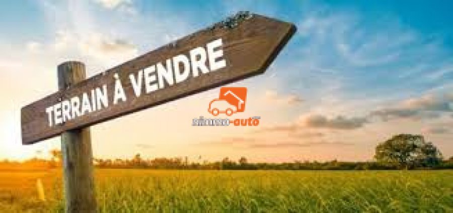 Terrain commercial à vendre à Essos