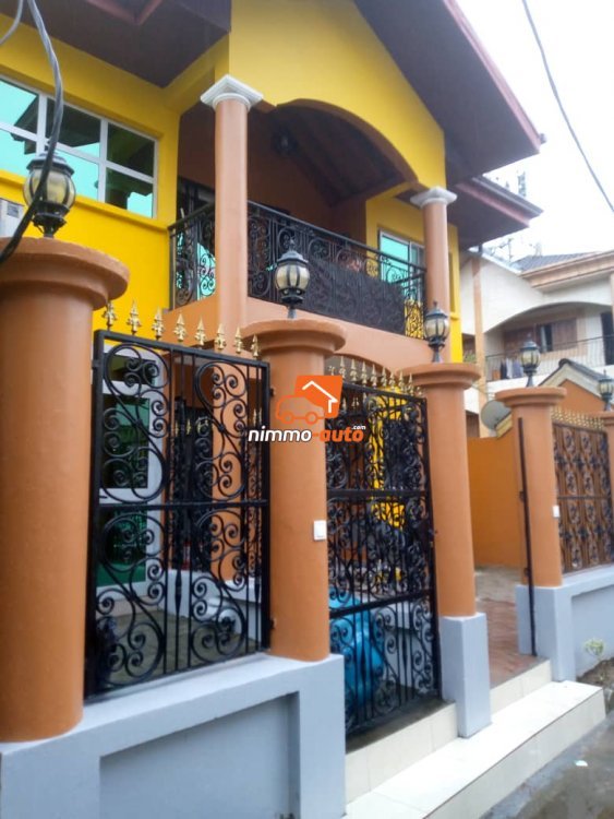 Appartement haut satanding Akwa nord