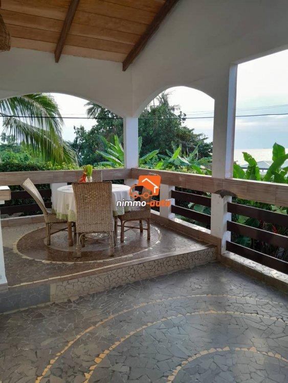 Joli studio meublé avec piscine et accès à la plage à louer à Kribi Ebome
