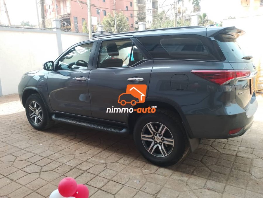 TOYOTA FORTUNER