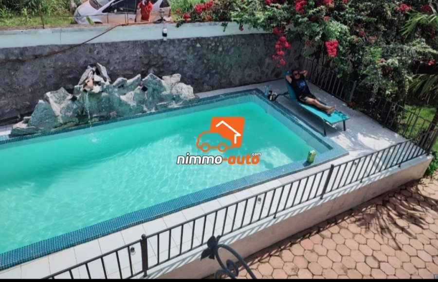 appartement meublé 3 chambres avec piscine à louer à Odza fecafoot