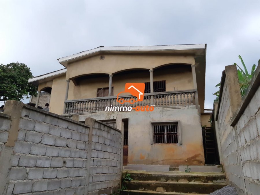 Duplex à vendre au Carrefour Nkolbisson