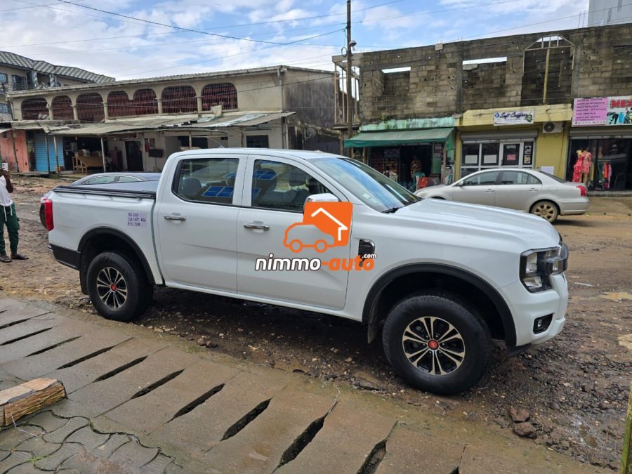 Pick up Ford Fusion à louer pour tous vos déplacements