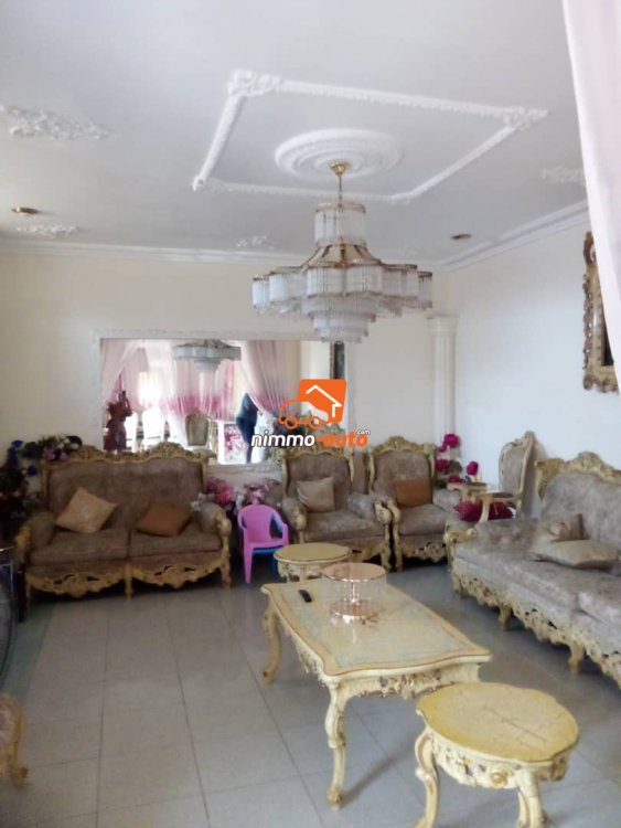 magnifique immeuble à vendre au quatier biyem-assi