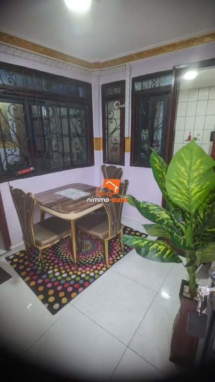 Vaste studio meublé à louer à AKWA