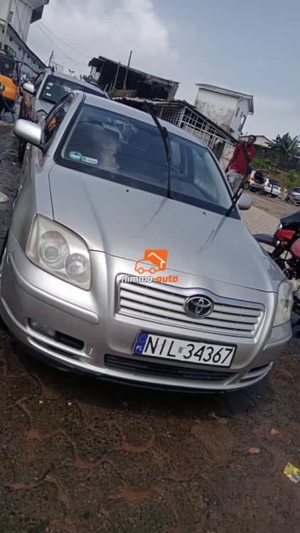 toyota avensis à vendre