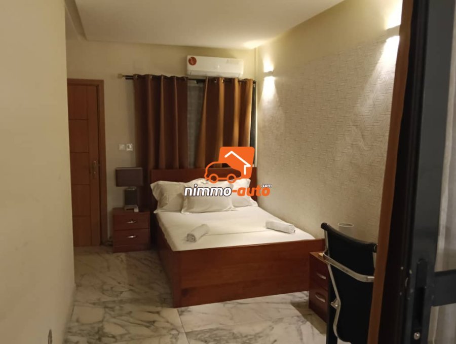 Vaste appartement meublé à louer au quartier Bonapriso