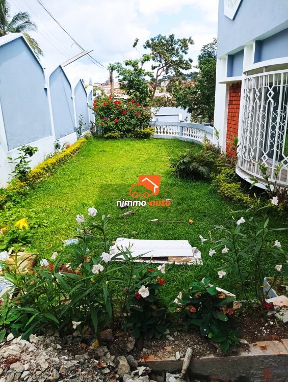 maison à louer au quartier Omnisports