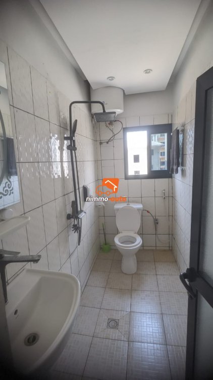 Vaste studio meublé à louer au quartier MAKEPE