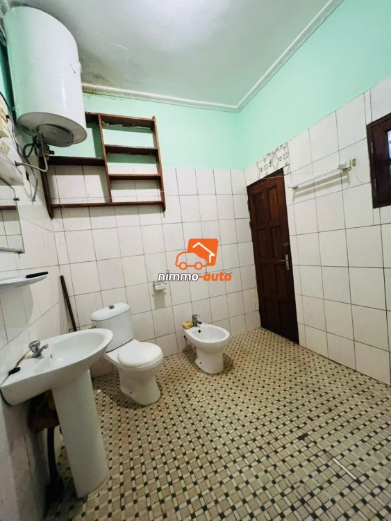 maison à louer à Biyem-assi