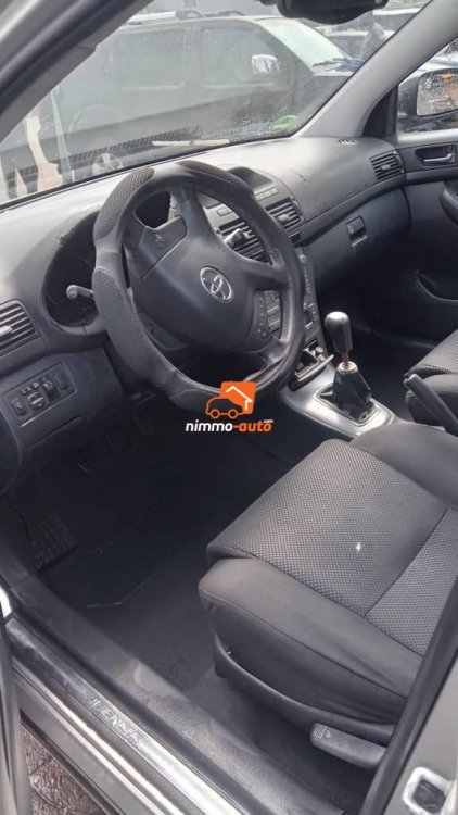 toyota avensis à vendre