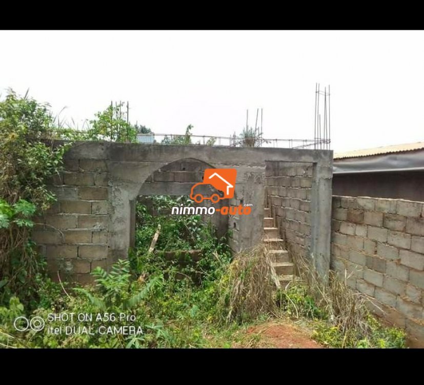 Maison en chantier à vendre à OLONG par EKOUNDOUM