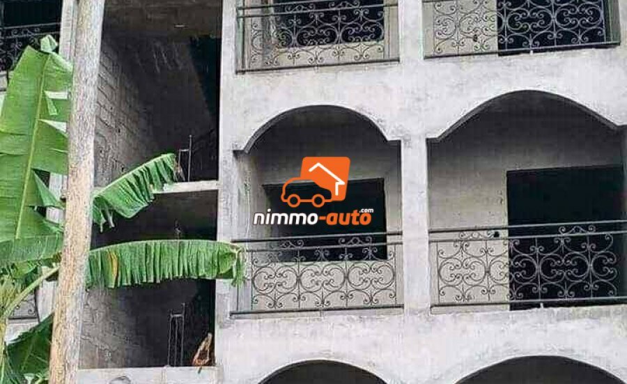 Immeuble à vendre à Mfou