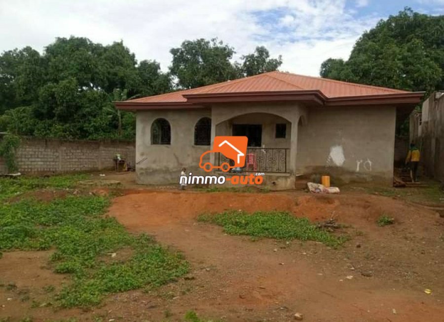Maison à vendre à Nkometou ville