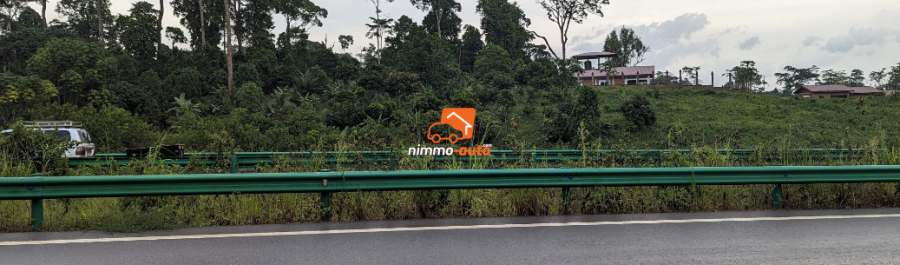 Terrain titré lotis en bordure de l'autoroute yde-dla