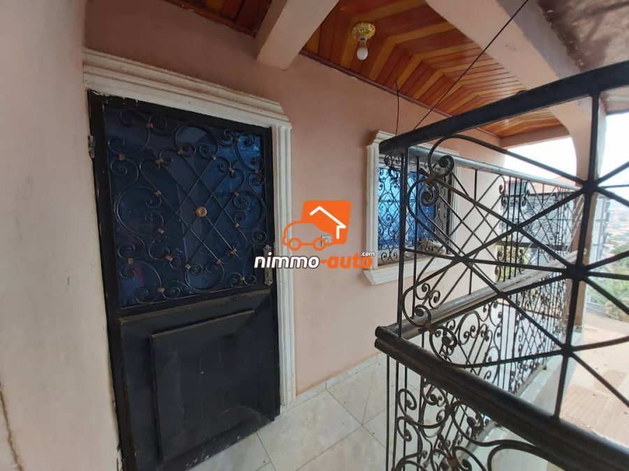 Appartement Très Beau, Chic et Propre à louer à Biyem-Assi