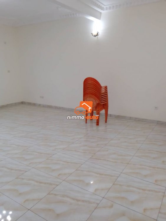 Appartements et studios à louer à Odza Toutouli