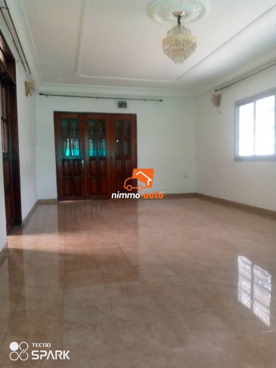 Duplex à louer à Deido