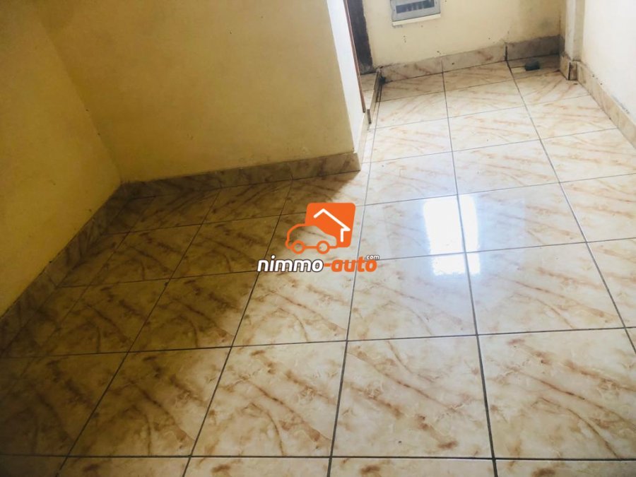 Chambre moderne à louer à Makepe BM