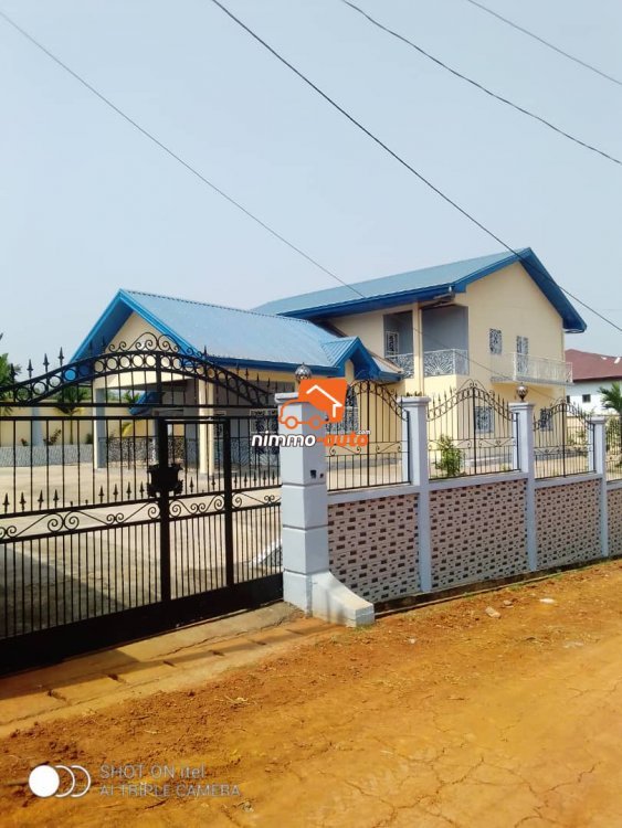 Très belle villa à vendre à Awae non loin du collège Monti