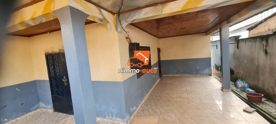Incroyable villa à vendre à Biyemassi Lac