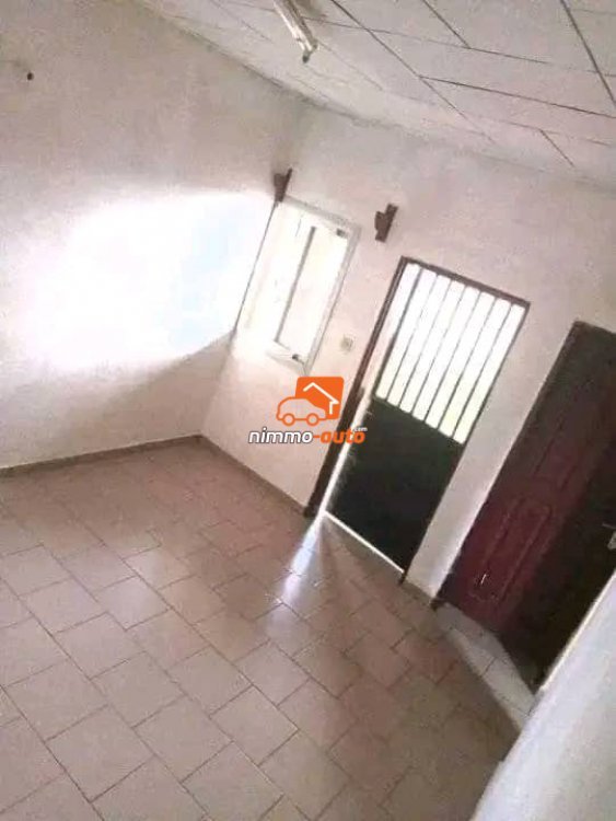 Studio moderne à louer à Eleveur