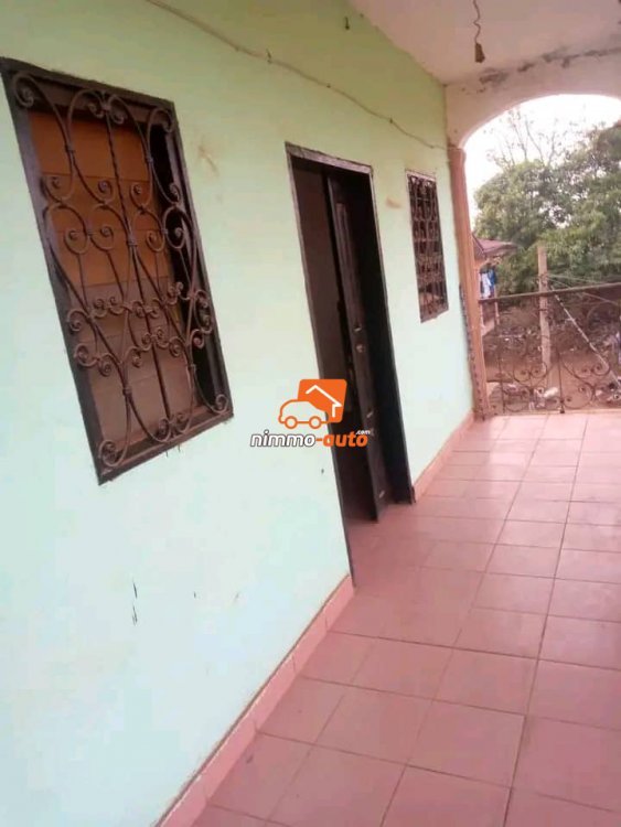 Un simple appartement à louer à Nkoabang