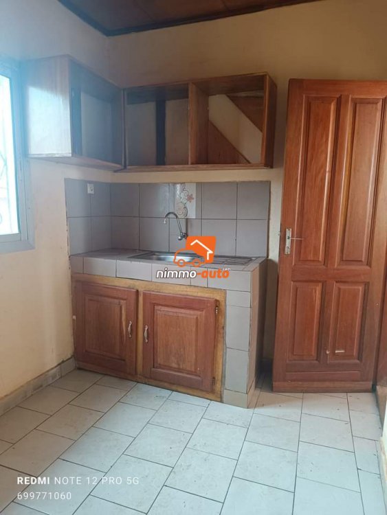 Appartement moderne très bien situé à louer à Oyomabang