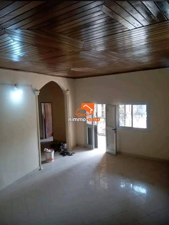 Appartement moderne bien propre à louer à Odza petit marché