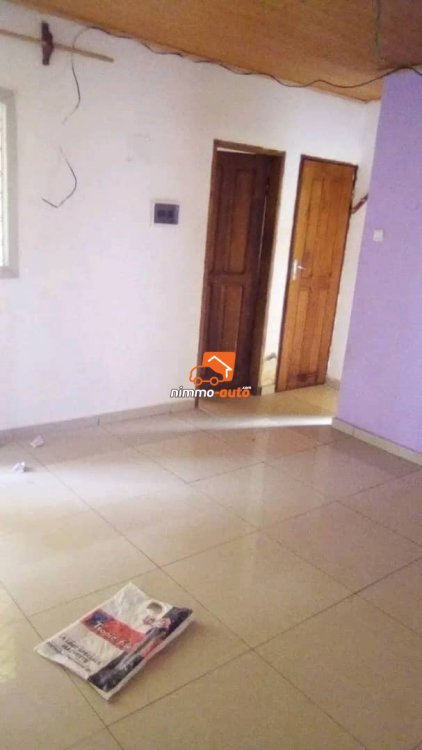 Vaste studio moderne à louer à Ngousso